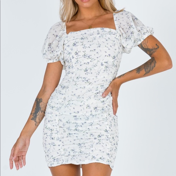 Princess Polly Dresses & Skirts - Floral Rouched Dress